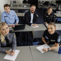 Sisekaitseakadeemia õpilased klassiruumis